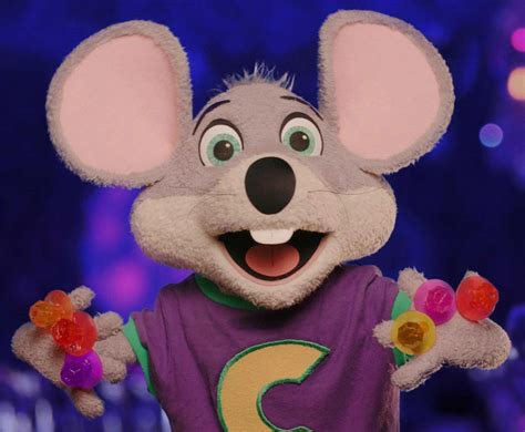Is chuck e cheese a rat or a mouse